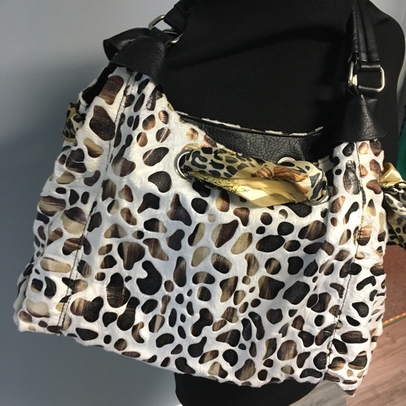 - Unique White Faux Fur Animal Print Purse - Picture 1 of 5